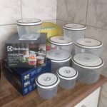 Kit Jogo de Potes de Plástico Hermético – Electrolux com Tampa Redondo A15405201 8 Peças