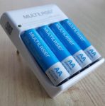Carregador de Pilhas Multilaser AA/AAA + 4 Pilhas AA 2500Mah – CB054, turquoise