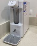 Purificador de Água Electrolux de Mesa Branco – Acqua Pure4x Água Gelada e Natural PE12B