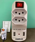 Carregador De 2 Tomadas E 2 Usb Intelbras Eac 1002 Intelbras Eac Bivoltv Branco