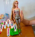 Boneca Barbie Color Reveal Festa de Confetti, Mattel