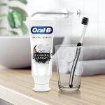 Creme Dental Oral-B Natural Essence com Óleo de Coco e Carvão – 102g