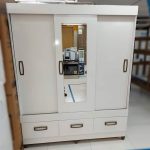 Guarda-roupa Casal com Espelho 3 Portas – de Correr 3 Gavetas Araplac