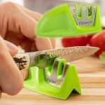 Afiador de Cozinha KitchenIQ Edge Grip, Verde, com 2 Fases
