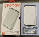 Carregador Portátil Universal 6.000mAh, 2 portas USB 2.1A, Led Indicador de bateria, Branco, PB6kWT, Geonav