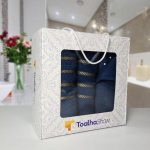 Jogo de Toalha 3 Peças Banho + Rosto + Tapete P/Banheiro Antiderrapante 100% Algodão + Caixa Personalizada Presente – Azul Escuro