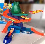 Pista Hot Wheels com Estação Cientifica, Mattel