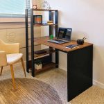 Escrivaninha com Estante Lateral MATCH cor Preto/Pinho – Artely