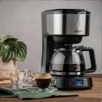 Cafeteira Digital Oster Ocaf500 800W Day Light Aço Inox Preta