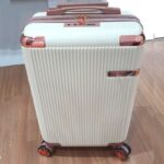 Mala de Bordo Cosmopolita Yins Brasil YS21160BG-P com Rodas Duplas Giro 360° em ABS 20 – Bege