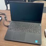 Notebook Dell Inspiron i15-i1100-U10P 15.6″ Full HD Intel Pentium Gold 4GB 128GB SSD Linux Preto