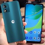 Smartphone Motorola Moto E13 32GB Off-White 4G Octa-Core 4GB RAM 6,5″ Câm. 13MP + Selfie 5MP Dual Chip