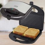 Sanduicheira e Grill Fama 700W FGR01PI 220V