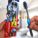 Escova Dental Colgate 360º Preto, Pacote com 2 unidades
