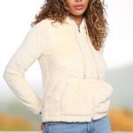 Jaqueta We’re The Basic Pelinho C/ Capuz Feminina