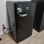 Frigobar Retrô, 95L, Preto, 220V, Midea