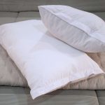 Travesseiro Toque de Pluma – Plumax Percal – Integralmente lavável em máquina – P/ fronhas 50×70 cm – Fibrasca, Branco