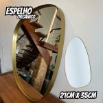 Lyor Espelho Orgânico Com Borda De Metal Dourado 21cm X 35cm