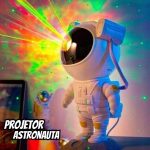 Projetor de luz de galáxia em forma de astronauta