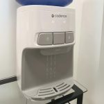Bebedouro de mesa Cadence gela água refrigerado elétrico galão