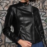 Jaqueta Facinelli PU Detalhe Matelassê Feminina