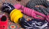 Bola Maciça Colorida 50mm, Corda de 2 Nos Furacão Pet para Cães