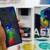 Smartphone Samsung Galaxy A51 128GB 4G – 4GB RAM 6,5” Câm. Quádrupla + Câm. Selfie 32MP