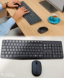 Combo Teclado e Mouse sem fio Logitech MK235 com Conexão USB, Pilhas Inclusas e Layout ABNT2
