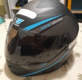 Capacete R8 Pro Tork Tam.56 Viseira Fume Preto/Azul Claro
