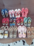 Seleção de Havaianas Infantis Personagens