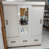 Guarda-roupa Casal com Espelho 3 Portas – de Correr 3 Gavetas Araplac