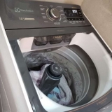 Lavadora de Roupas Electrolux 14kg Cesto Inox – 11 Programas de Lavagem Branca Premium Care LEC14