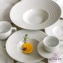 Serviço de Jantar e Chá 20 peças em Porcelana. Modelo Redondo com Relevo Arcos. Fabricado pela Schmidt