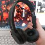 Headphone Philips bluetooth on-ear com microfone, reforço de graves e energia para 29 horas na cor preto TAH4205BK/00