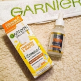 Sérum Facial Antimarcas Garnier Uniform & Matte Vitamina C, 15ml