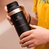 Stanley Caneca de viagem Classic Trigger-Action | 473 ml