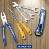 Kit Ferramentas 7 Peças Contem 1 Alicate, 2 Chaves de Fenda, 3 Chaves Fixas e 1 Estilete