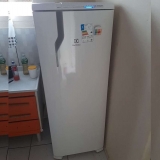 Geladeira/Refrigerador Frost Free Electrolux 322L