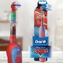 Escova Dental Oral-B Disney Pixar Carros + 2 Pilhas AA