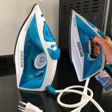 BLACK+DECKER FX2100 – Ferro de Passar a Vapor com Base Antiaderente 1200W, 110V