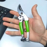 Tesoura Para Poda Palisad 180 mm com Trava e Mola Cabo Revestido de Borracha