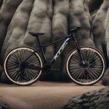 Bicicleta Aro 29 KOG 21V Cambio Shimano Freio a Disco