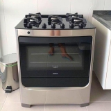 Fogão Consul 5 Bocas Inox com Trempe de Ferro Fundido com Mesa de Vidro