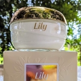 Creme Acetinado Hidratante Corporal Lily 250g