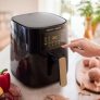 Fritadeira Airfryer Conectada c/ Alexa, Philips Walita, Preta, 4.1L, 110V