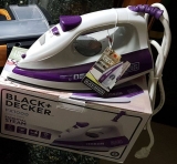 BLACK+DECKER Ferro de Passar a Vapor 1200W Roxo 110V FX1000